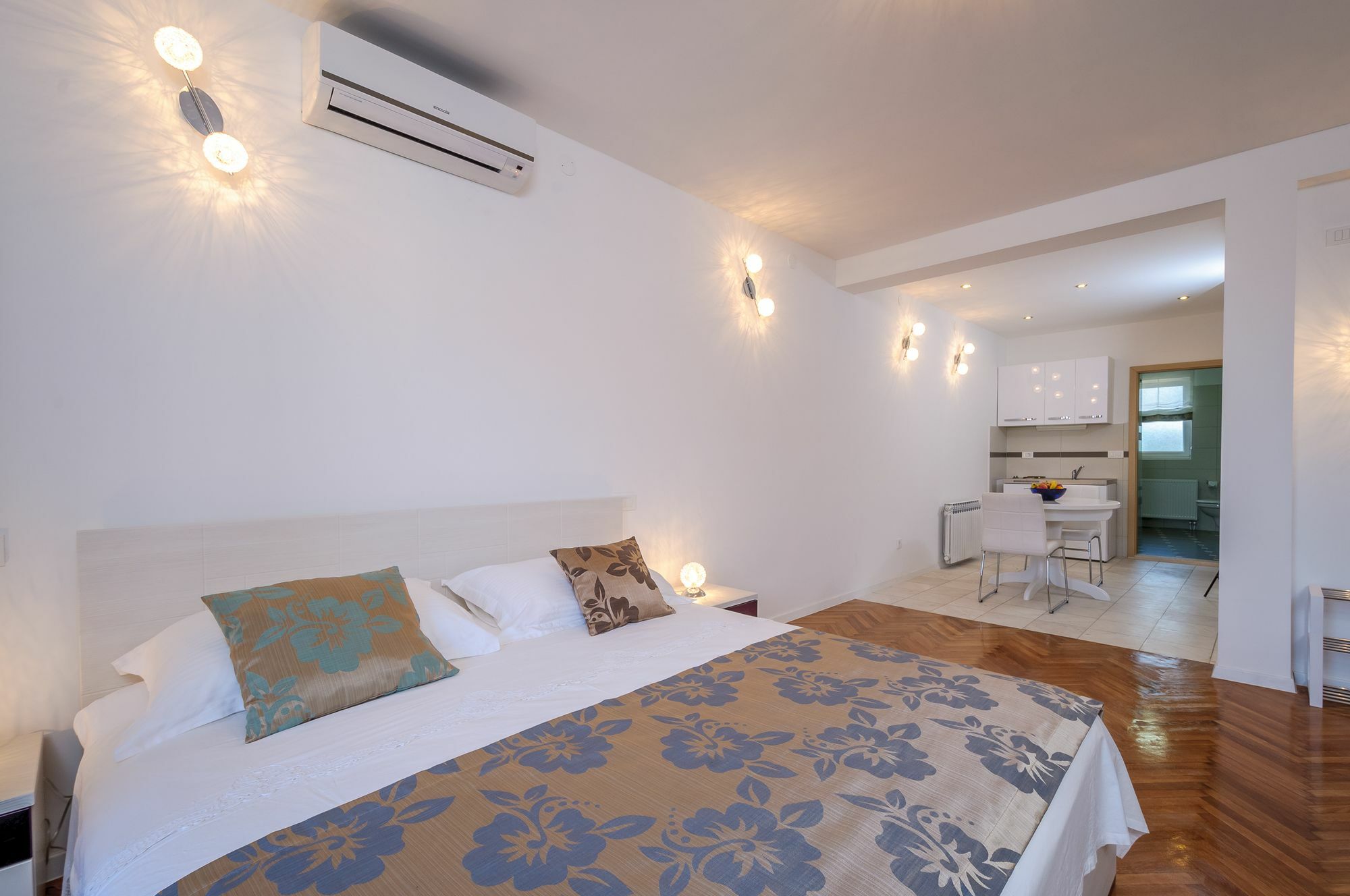 Apartments Zuvela Спліт Екстер'єр фото