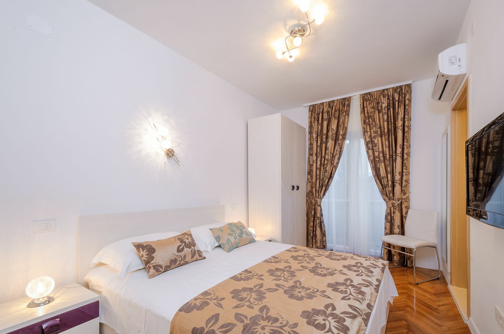 Apartments Zuvela Спліт Екстер'єр фото